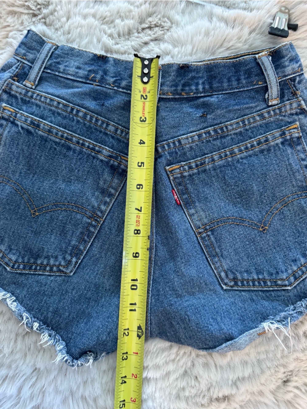 Levi’s Distressed Denim Cut Off Shorts |26 - Picture 9 of 10